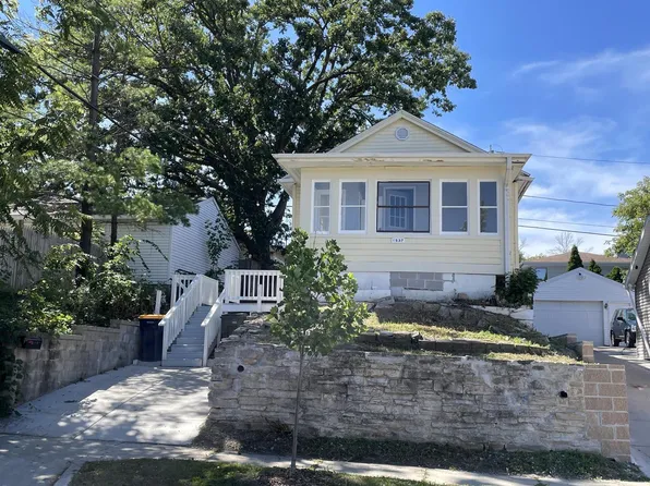 1537 S 94th STREET, West Allis, WI 53214