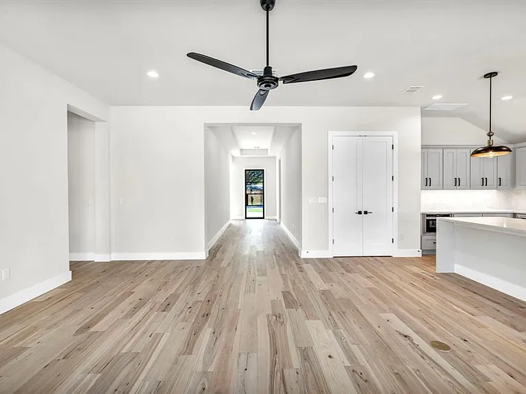 8209 Polar Dr — Photo 12