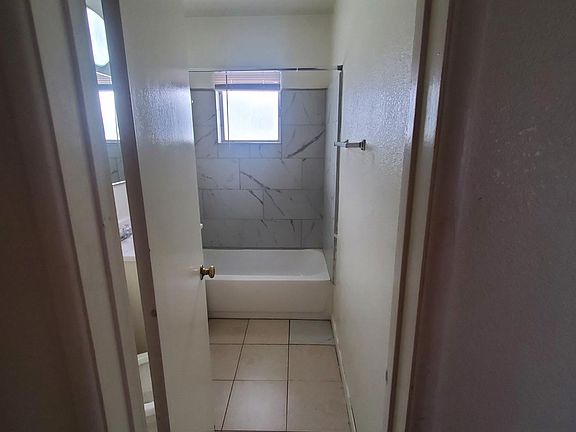 3rd image of 438 E Lancaster Blvd #0