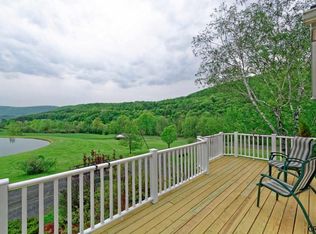 424 Green Hollow Rd, Petersburg, NY 12138