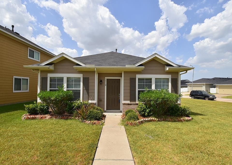 1st image of 1510 Claremont Garden Cir