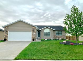 1012 Autumn Rd, Hickman, NE 68372