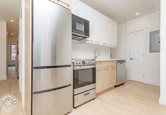 3rd image of 419 Marcus Garvey Blvd #3D