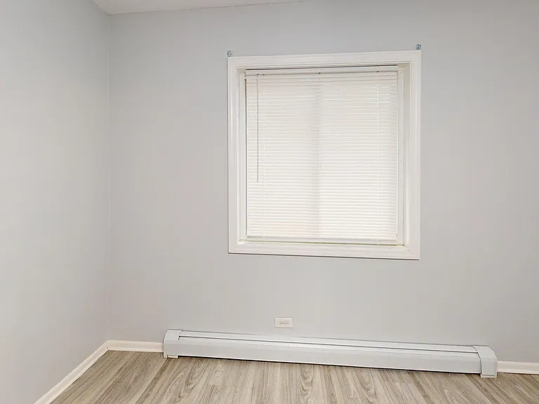 501 Chicago Rd — Photo 4