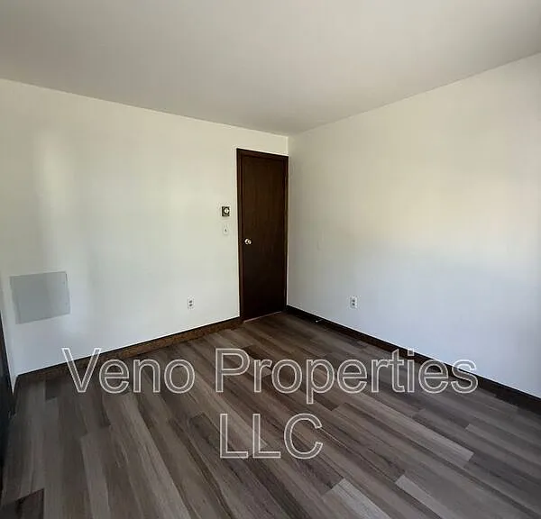 2-4 Russell St #2A — Photo 8