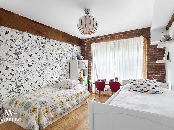 5th image of 376 President St APT 1E
