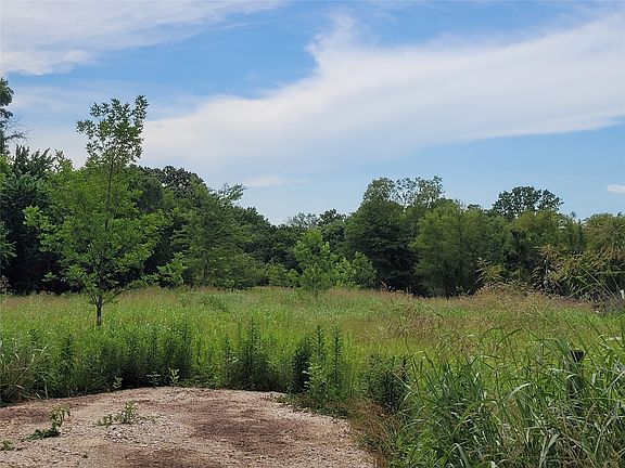 3rd image of 422 County Road 1345