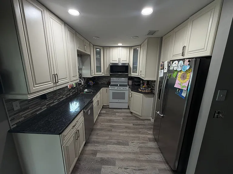819 Pebblewood Dr — Photo 17