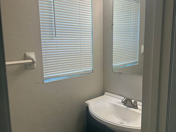 3rd image of 1551 Live Oak Dr