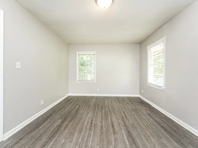 2937 Thompson Cir — Photo 12