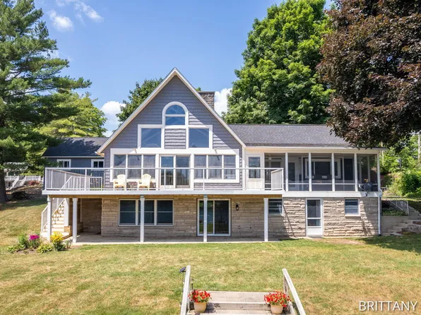 6454 Ivan Trl, Middleville, MI 49333