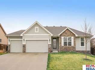 19532 Z St, Omaha, NE 68135