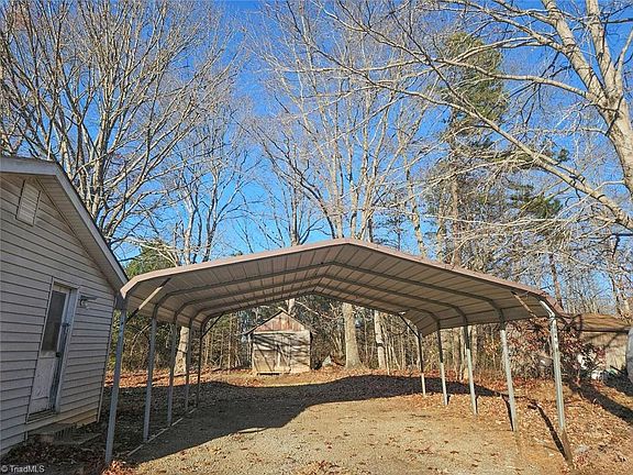 2nd image of 423 Mount Zion Church Rd