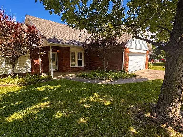 3802 Maple Rd — Photo 4