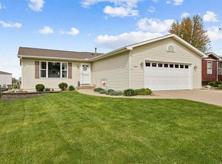 3406 King Dr SW, Cedar Rapids, IA 52404