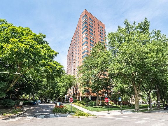 2nd image of 3100 N Lake Shore Dr APT 201