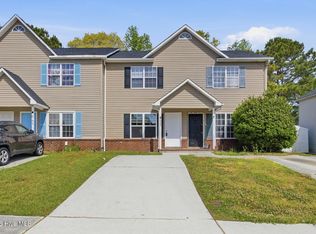 1063 W Pueblo Dr, Jacksonville, NC 28546