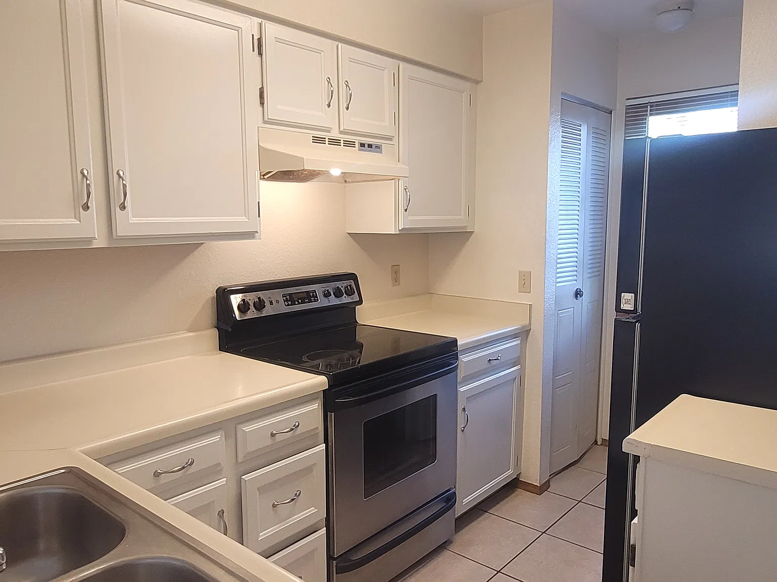 2 bed, 1.5 bath, 1073 sqft, $1,850 — Photo 4
