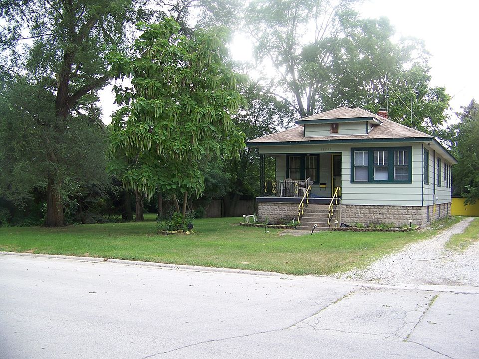 2nd image of 18242 Lange St