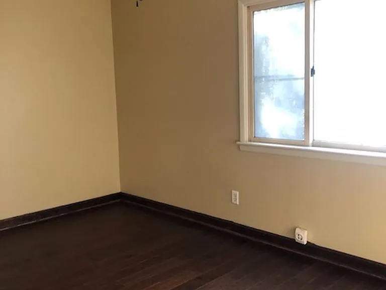 1323 Hickory Ln — Photo 13
