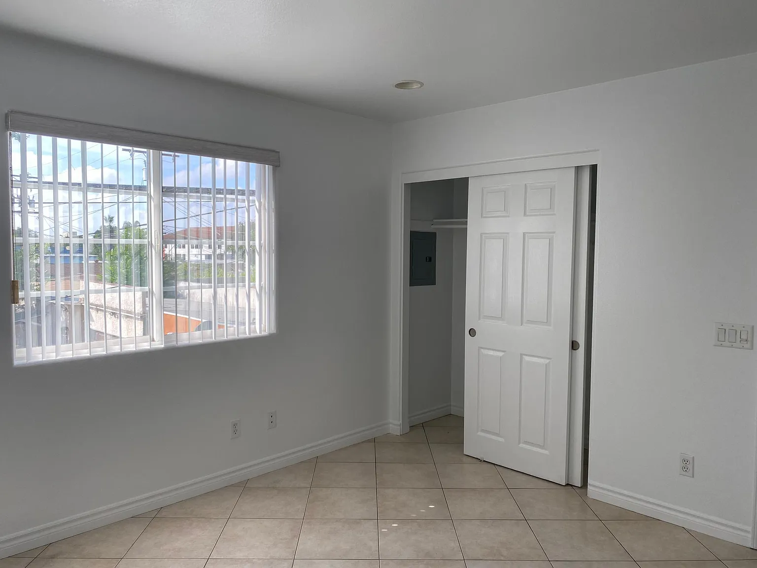 2 bed, 853 sqft, $2,200 — Photo 4