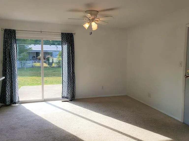 820 S Curry Pike — Photo 7