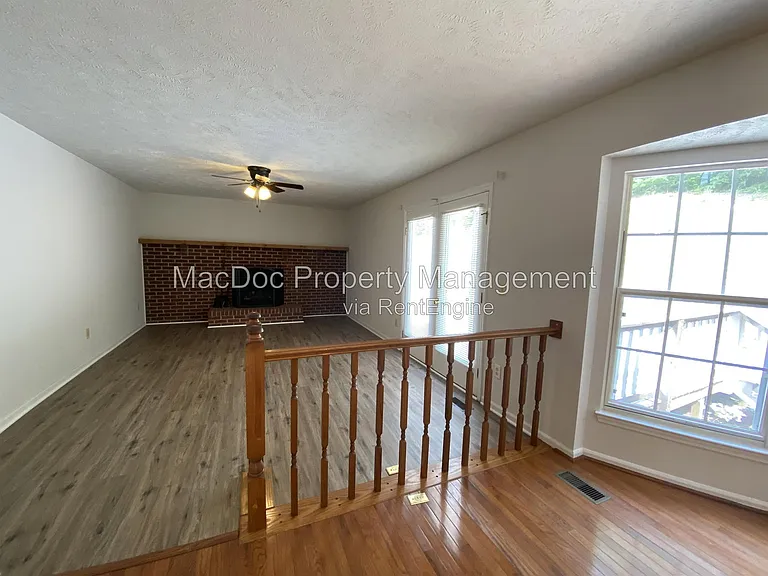 11304 Springfield Dr — Photo 20