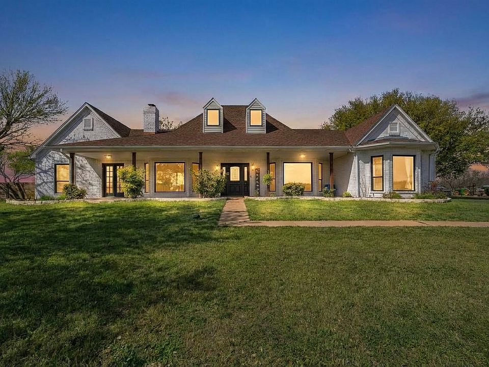 1st image of 823 Frenchtown Rd