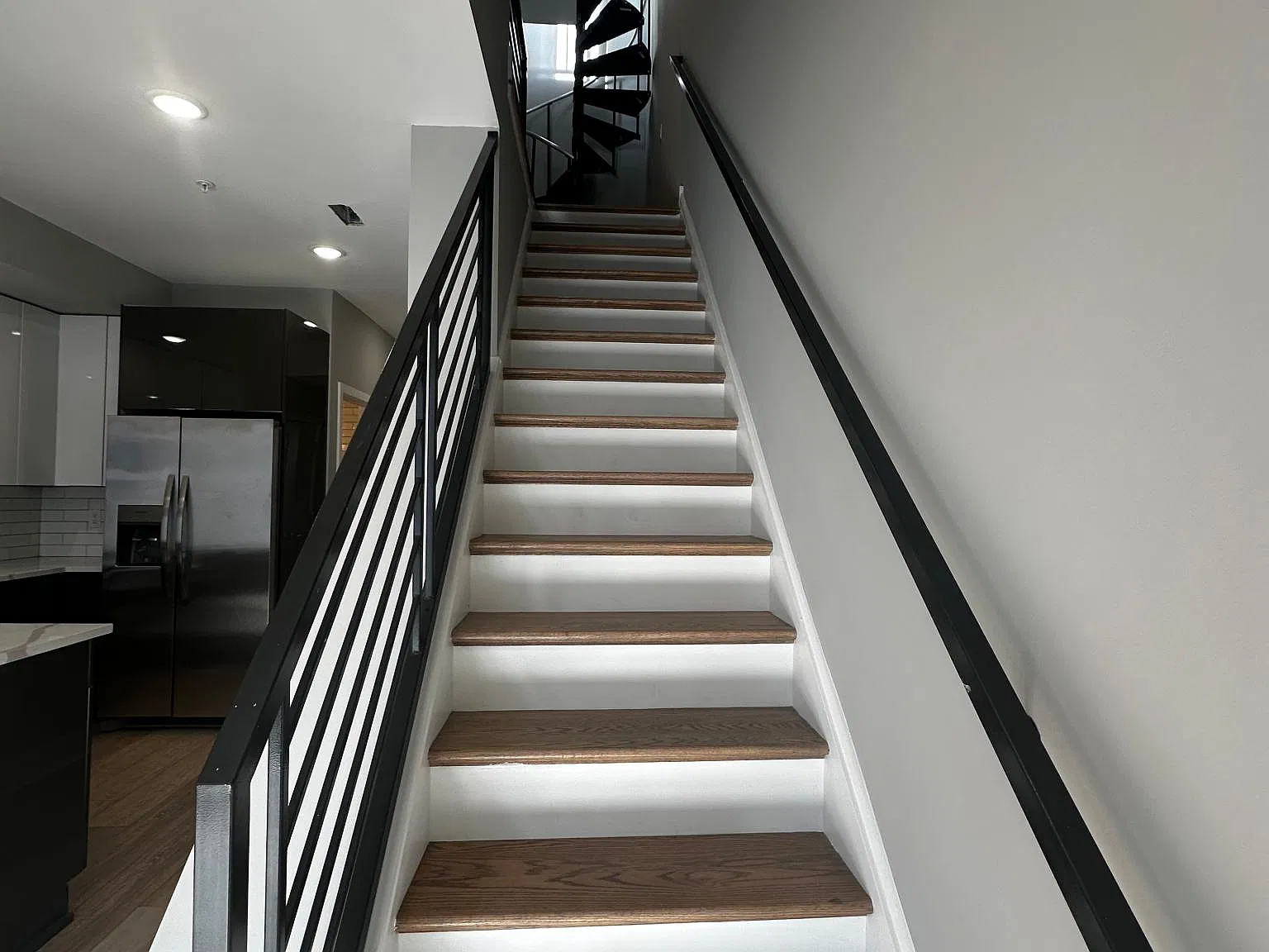 3 bed, $2,700 — Photo 2