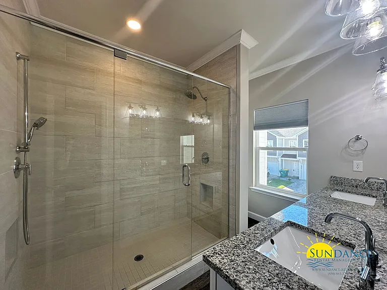 1811 Stable Ln — Photo 12