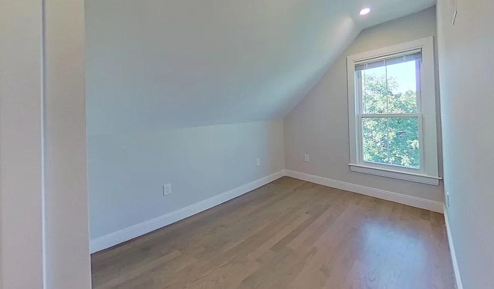 2nd image of 46A Ridgemont St #3