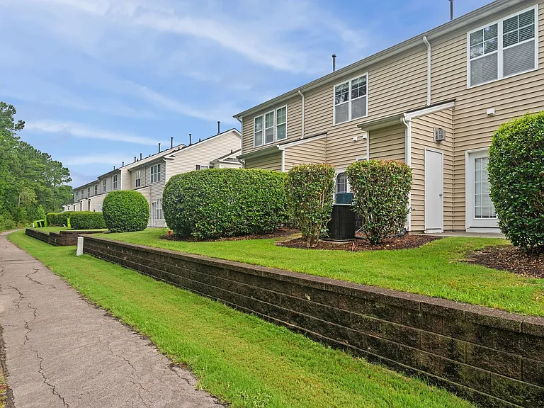 100 Stratford Lakes Dr #160 — Photo 16