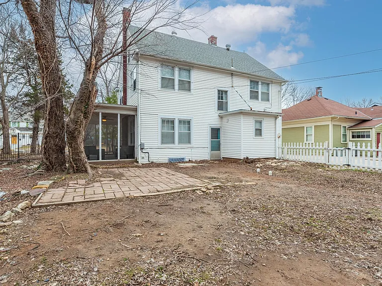 425 N Bluff Ave — Photo 13