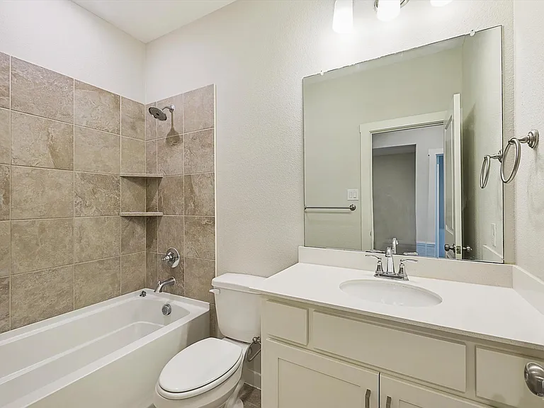 2729 Splendor Dr — Photo 18