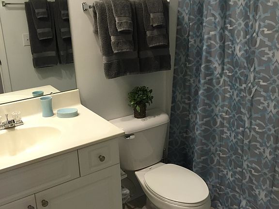 5th image of 7515 Chancery Dr
