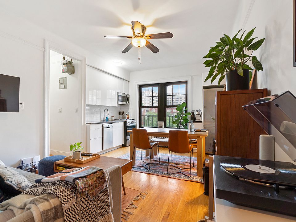 1st image of 442 Hudson St #6F