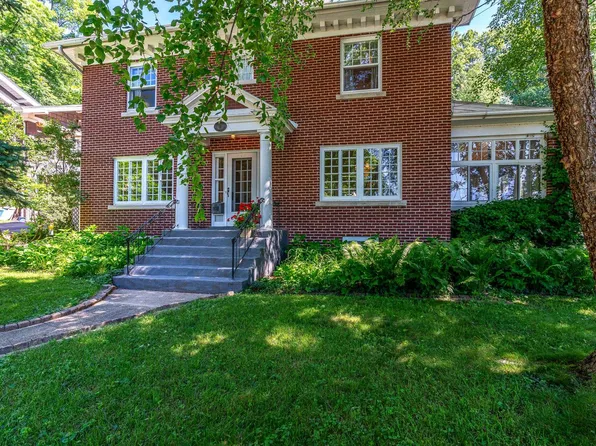18 Charles St, Savanna, IL 61074