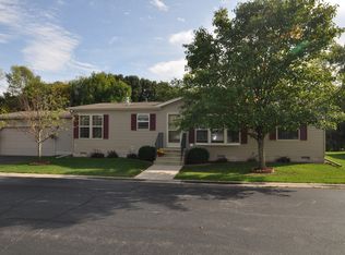 W6936 Edgewater Dr, Fond Du Lac, WI 54937