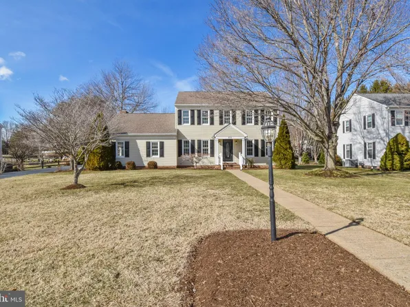 405 Pelham Dr, Waynesboro, VA 22980