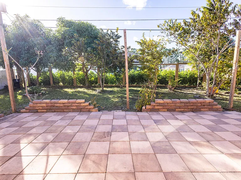 4074 SW Kallen St — Photo 2