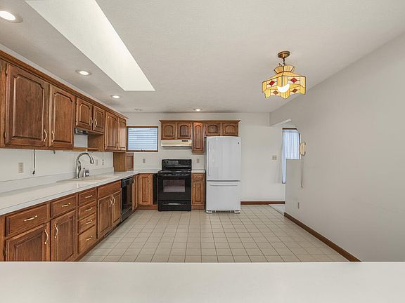 3rd image of 23230 S Shore Dr