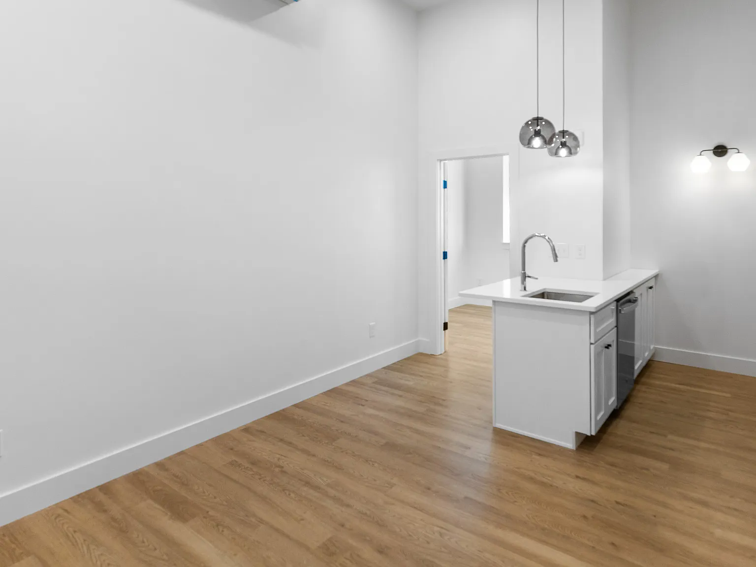 1 bed, 386 sqft, $2,200 — Photo 3