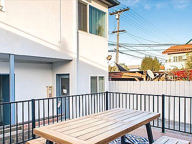 3rd image of 4305 Jewell St #4305