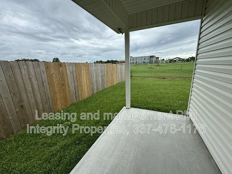 112 Segovia Way — Photo 23