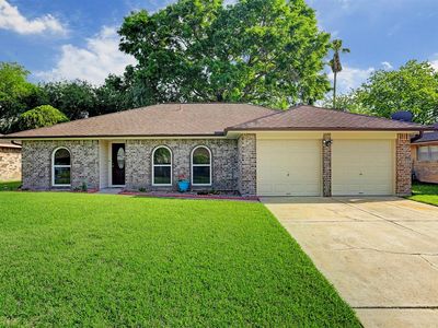 2305 Cambridge Ct N, League City, TX, 77573