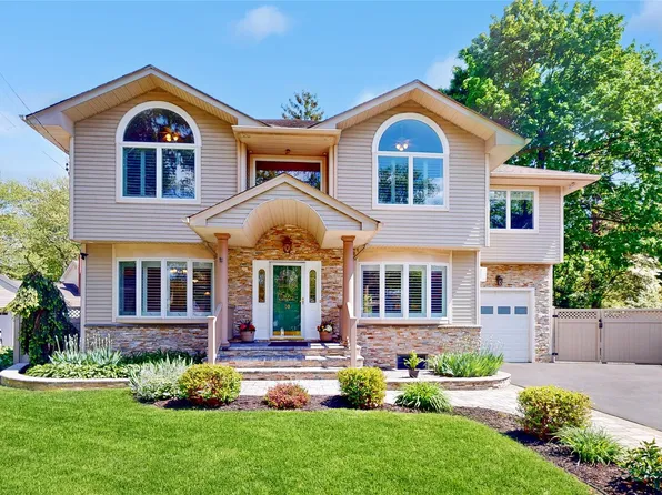 10 Melview Court, Melville, NY 11747