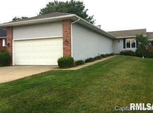 4044 Oakbrook Ct, Springfield, IL 62711