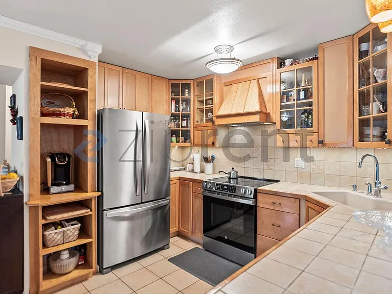 7525 Hazelnut Dr — Photo 16