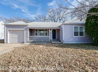 828 S Edgemoor Dr, Wichita, KS 67218