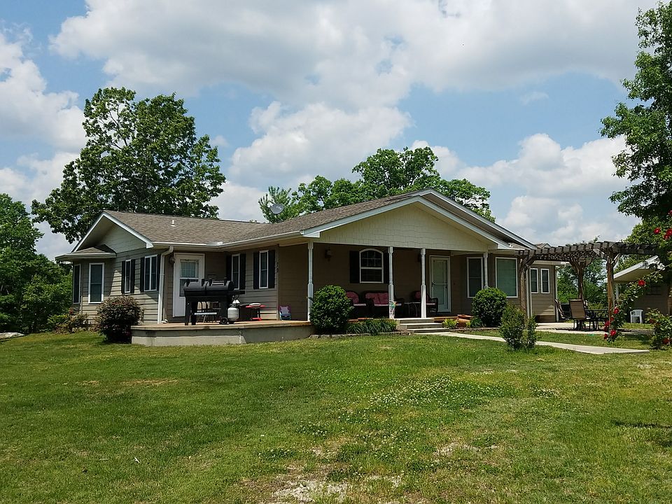 1st image of 70 Silverwood Ln